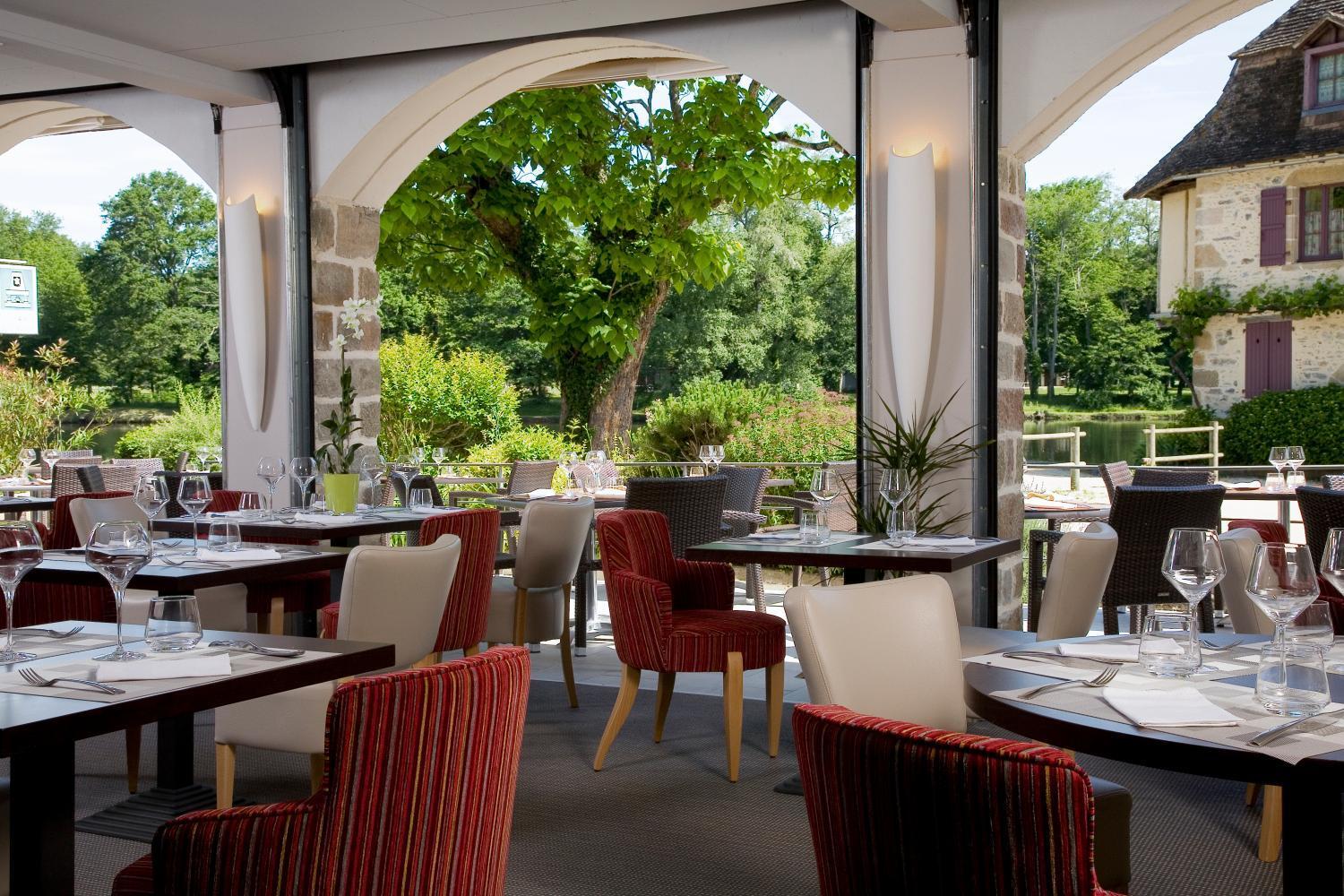 Logis Hotel Les Flots Bleus Beaulieu-sur-Dordogne Kültér fotó
