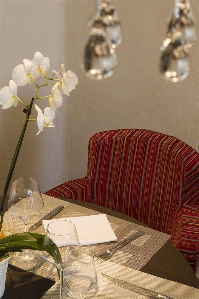 Logis Hotel Les Flots Bleus Beaulieu-sur-Dordogne Kültér fotó