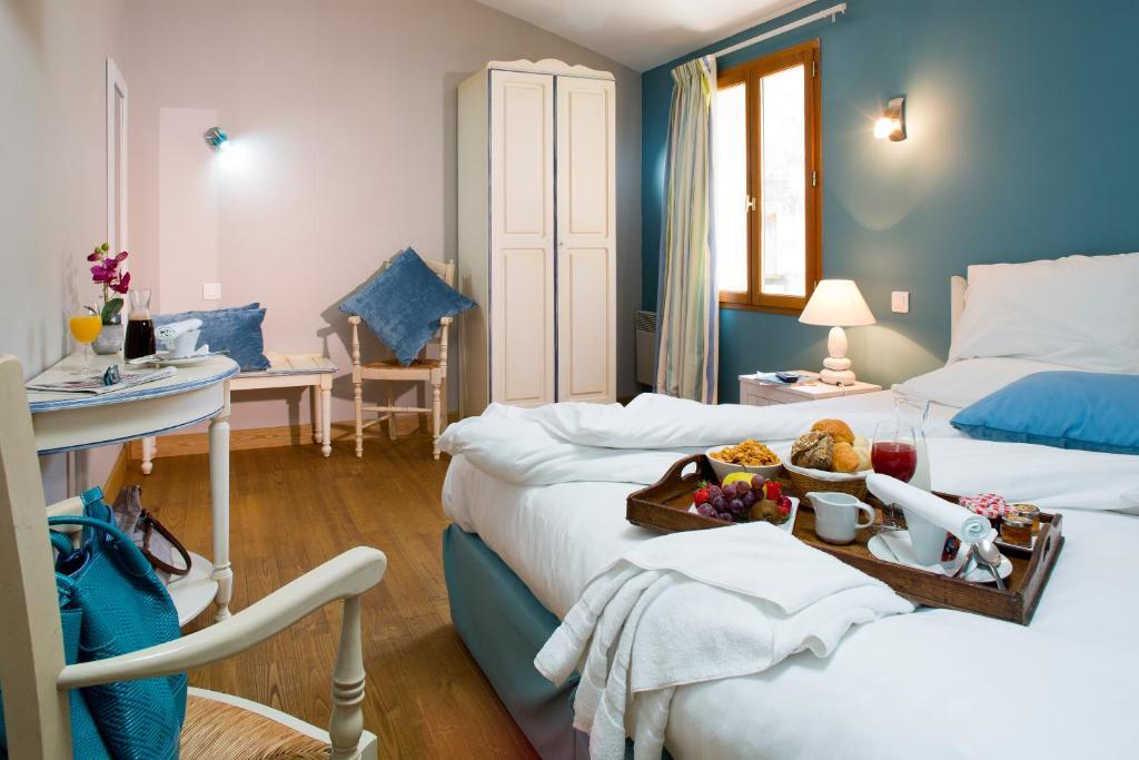 Logis Hotel Les Flots Bleus Beaulieu-sur-Dordogne Szoba fotó
